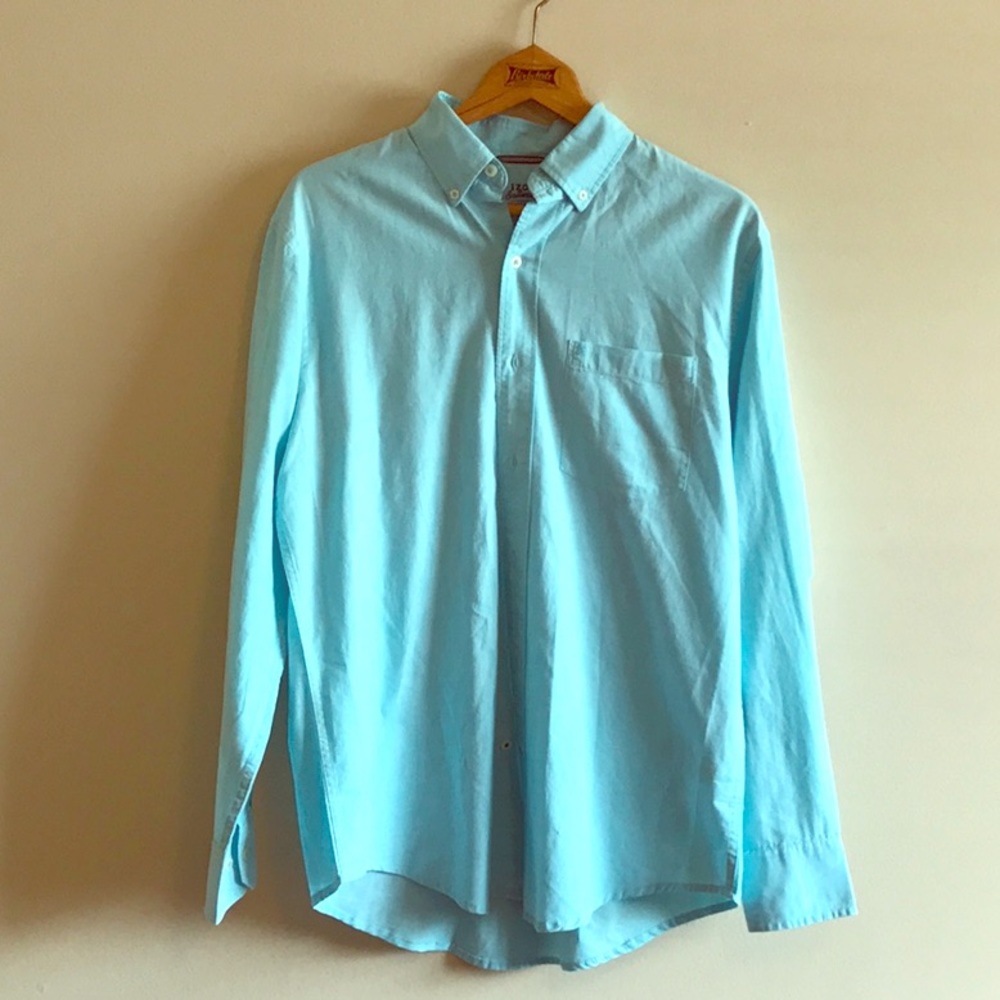 Light blue Izod shirt. Good condition. Very soft.